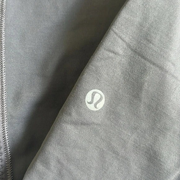 Lululemon High Rise Can’t Stop Crop Legging Size 8 - Picture 4 of 6